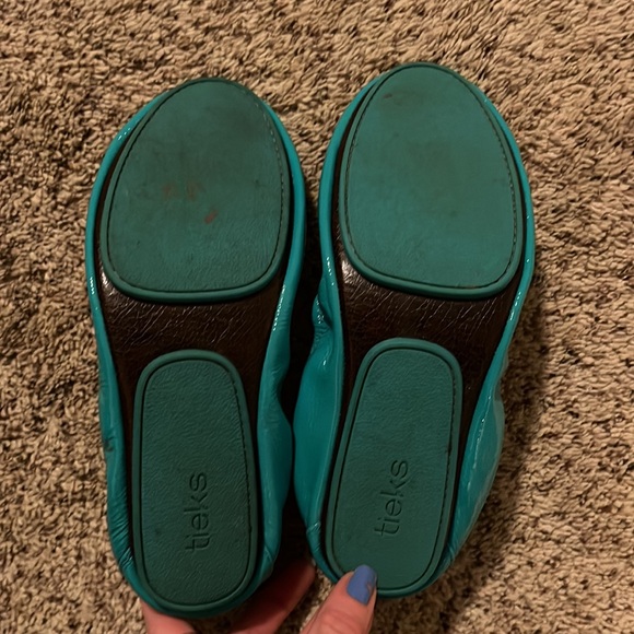 Tieks patent flats in classic Tiek Blue - Picture 3 of 7